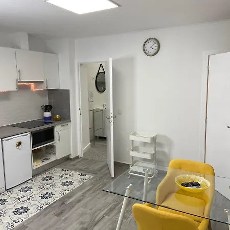 Casa Laranjeira 1 Quarto 2 Pessoas Olhão